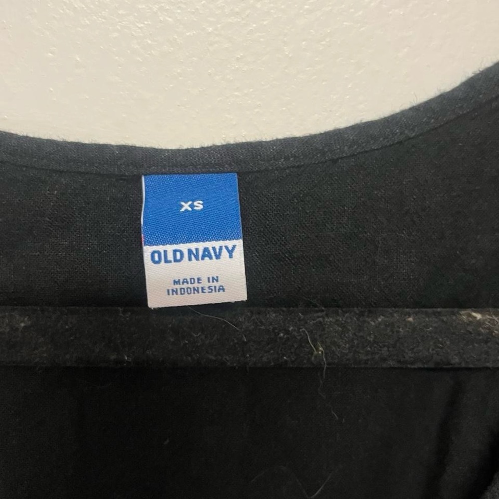 Old Navy Black Button-Front Tank with Pintuck Detail - Picture 4 of 4